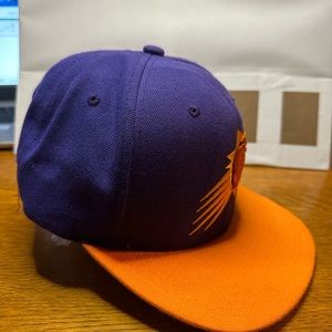 Phoenix Suns Men’s Mitchell & Ness Core Basic 2 Tone Snapback Hat